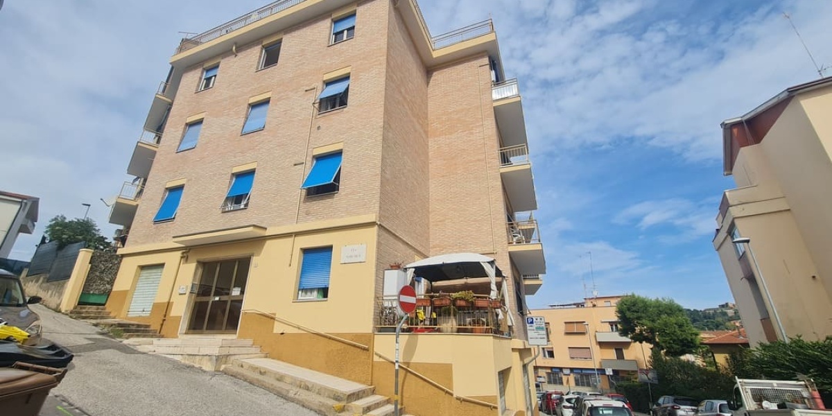 Ancona Piano-Stazione VIA SEBENICO, 10, 2 Camere Camere, ,1 BagnoBagni,Appartamento,In Vendita,VIA SEBENICO,2,1081